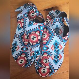 Tribal Pattern Sandals Aztec NEW Size 41 Fit 10